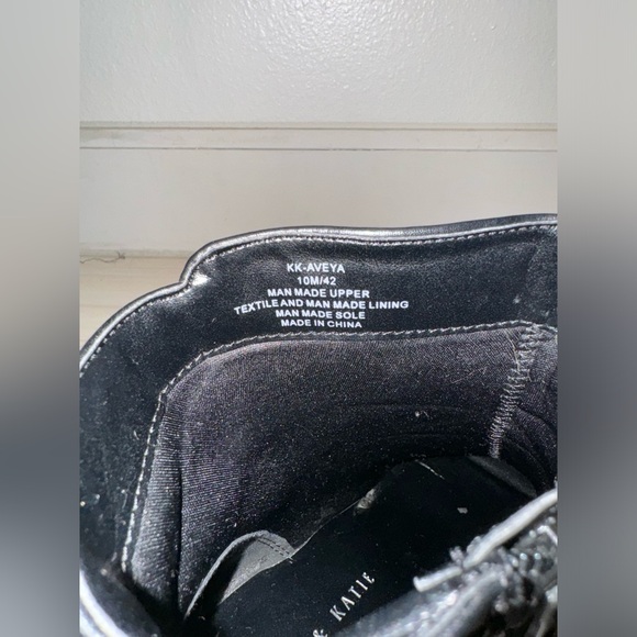 Kelly & Katie Gavan Black Leather Booties (10) - Picture 7 of 8